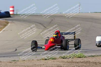 media/Apr-30-2022-CalClub SCCA (Sat) [[98b58ad398]]/Group 6/Race (Outside Grapevine)/